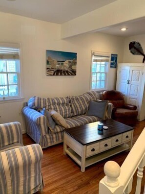 House | Living area | LED TV, DVD player - Cm506 Broad St (Cape May)