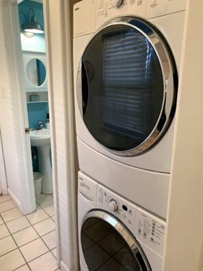 House | Laundry - Cm506 Broad St (Cape May)