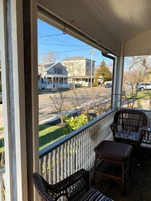 House | Porch - Cm506 Broad St (Cape May)