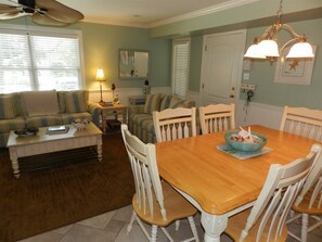 House | In-room dining
