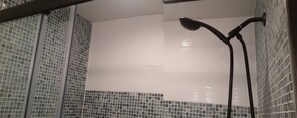Bathroom shower - Nw413 East 21st Avenue (North Wildwood)