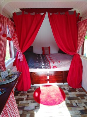 1 habitación, wifi y ropa de cama