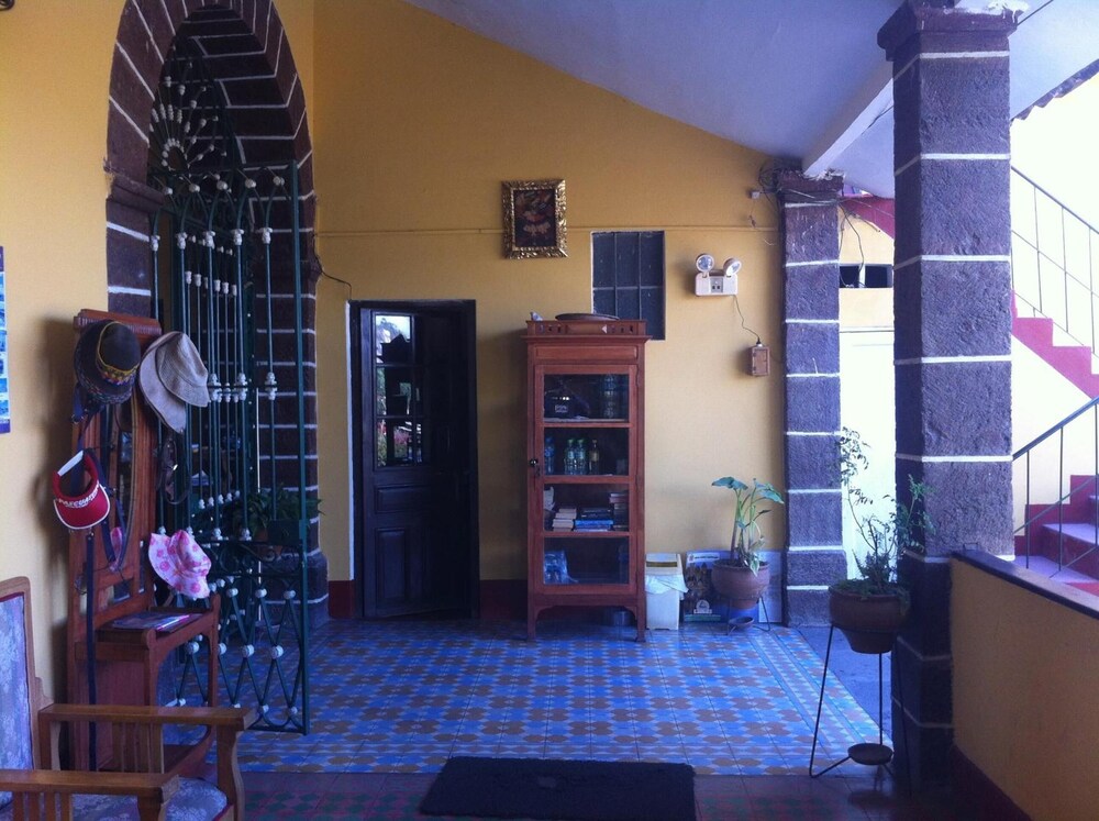 Hostal Tres Máscaras by null