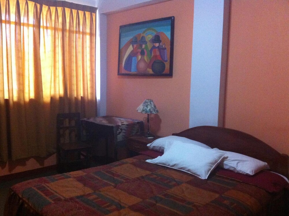 Hostal Tres Máscaras by null