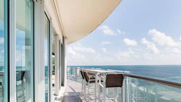 Panoramic Apartment | Balcony