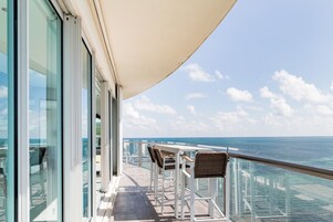 Panoramic Apartment | Balcony