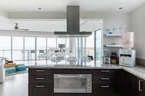 Panoramic Apartment | Private kitchen - Beautiful Beachfront Apartments (Cancun)