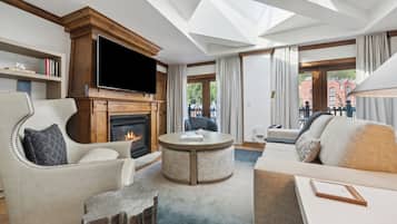 Plasma TV, fireplace, DVD player, heated floors