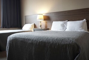 經濟客房 (303) | 高級寢具、記憶床墊、遮光布/窗簾、隔音