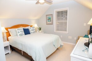 4 bedrooms, desk, iron/ironing board, free WiFi