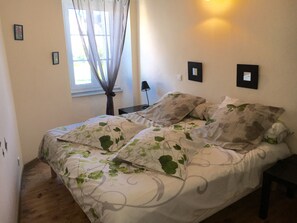 2 slaapkamers, een strijkplank/strijkijzer, wifi