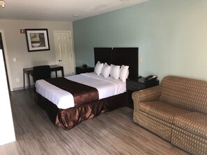 Bureau, accès au Wi-Fi (inclus), literie fournie