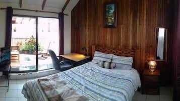 Phòng đôi, 1 giường đôi, phòng tắm riêng (Balcony) | Màn/rèm cản sáng, phòng cách âm, bàn ủi/dụng cụ ủi quần áo