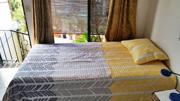 Blackout curtains, soundproofing, iron/ironing board, free WiFi