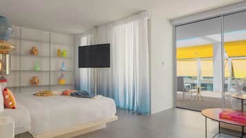 Suite, 1 kingsize bed, uitzicht op zee (Terrace) | Hypoallergeen beddengoed, pillowtop-bedden, een minibar