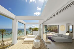 套房, 1 张特大床, 海景 (Terrace) | 防过敏的被褥、加厚床垫、迷你吧、客房内保险箱