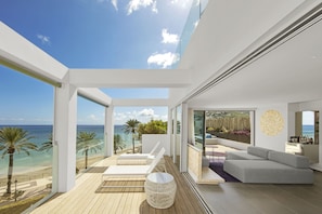 Suite, 1 cama de matrimonio grande, vistas al mar (Terrace) | Ropa de cama hipoalergénica, colchones con acolchado adicional, minibar