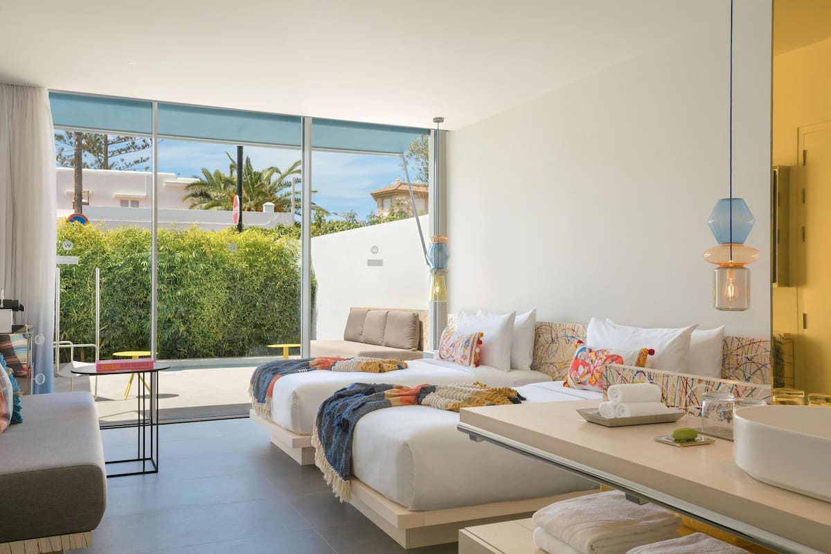 1 chambre, literie hypoallergénique, surmatelas, minibar