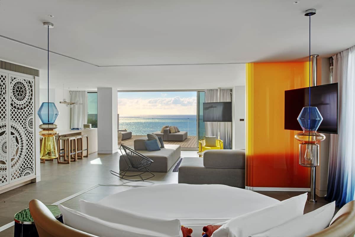 Suite, 1 très grand lit, non-fumeurs, terrasse | 1 chambre, literie hypoallergénique, surmatelas, minibar