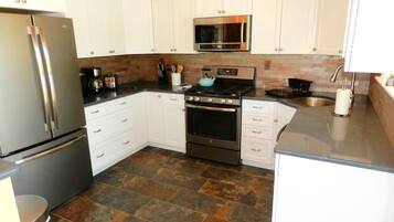 House | Private kitchen | Fridge, microwave, dishwasher, coffee/tea maker