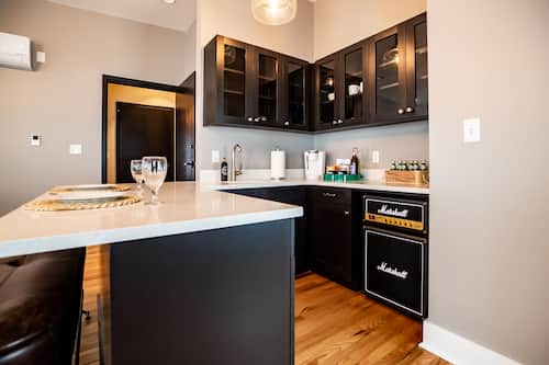 Luxurious Urban Suite 1 | Private kitchen | Mini-fridge, coffee/tea maker