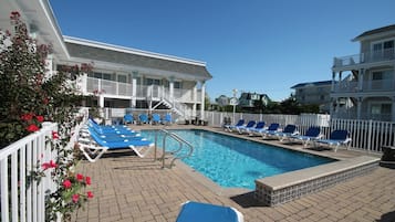 Kolam renang outdoor