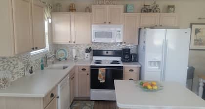Nw411 East 4th Avenue, Unit B