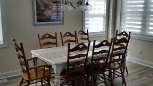 House | In-room dining