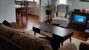 House | Living area | TV, DVD player - Wc302 East Miami Avenue, 1st Floor (Wildwood Crest)