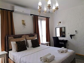Deluxe Room, Garden View | Premium bedding, individually decorated, individually furnished, desk - Alacati Albatross Hotel (Cesme)