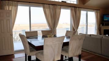 House | Private kitchen | Fridge, microwave, stovetop, dishwasher