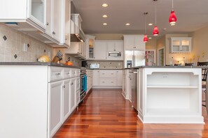 House | Exterior - Br4413 Atlantic Brigantine Blvd (Brigantine)