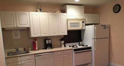 Ww323 East Maple Avenue, Unit 1