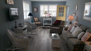 House | Living area - Wc8403 New Jersey Avenue (Wildwood Crest)