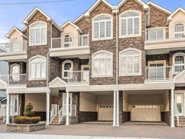 Front of property - Nw415 East 23rd Avenue, Unit 100 (North Wildwood)