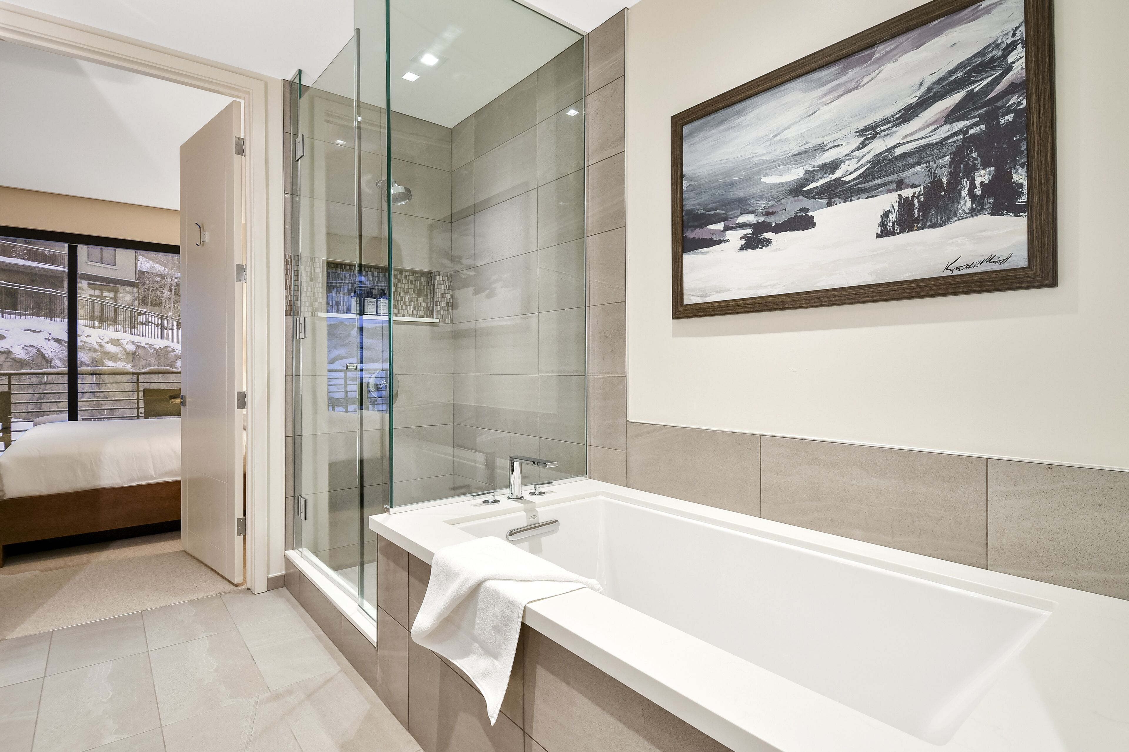 room, 3 bedrooms (residence) | bathroom | shower, free toiletries, hair dryer, towels