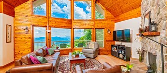 ブルーリッジMTNS＆ルアールアーのパノラマビュー-アシュビルとブラックMTN付近