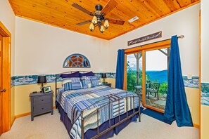 2 室のベッドルーム、アイロン / アイロン台、WiFi (無料)、ベッドシーツ