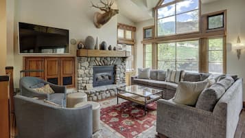 Townhome, 3 Bedrooms (Meadows) | Living area | 40-inch flat-screen TV with cable channels, TV, fireplace