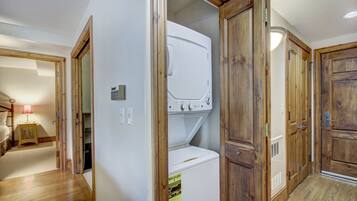 Apartment, 1 Schlafzimmer (Market Square, Plus Den) | WĂ€schereiservice