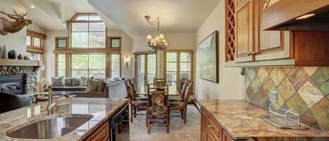 Townhome, 3 Bedrooms (Meadows) | Living area | 40-inch flat-screen TV with cable channels, TV, fireplace