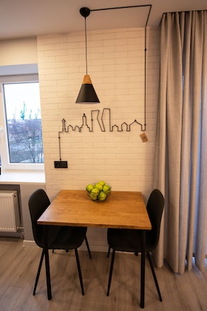 Comfort Apartment | In-room dining - Klaipeda Gate Apartments (Klaipeda)