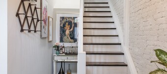 ***Oak Street Charm*** -EXPO, Downtown, casual luxury in historic Old Louisville