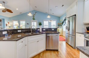 冰箱、微波炉、炉灶、洗碗机