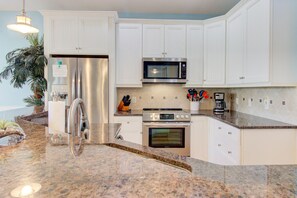 冰箱、微波炉、炉灶、洗碗机