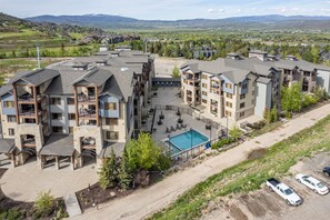 Exterior - Resort property, corner one bedroom, pool, steps to skiing and golf, enjoy SV413B/C (Park City)