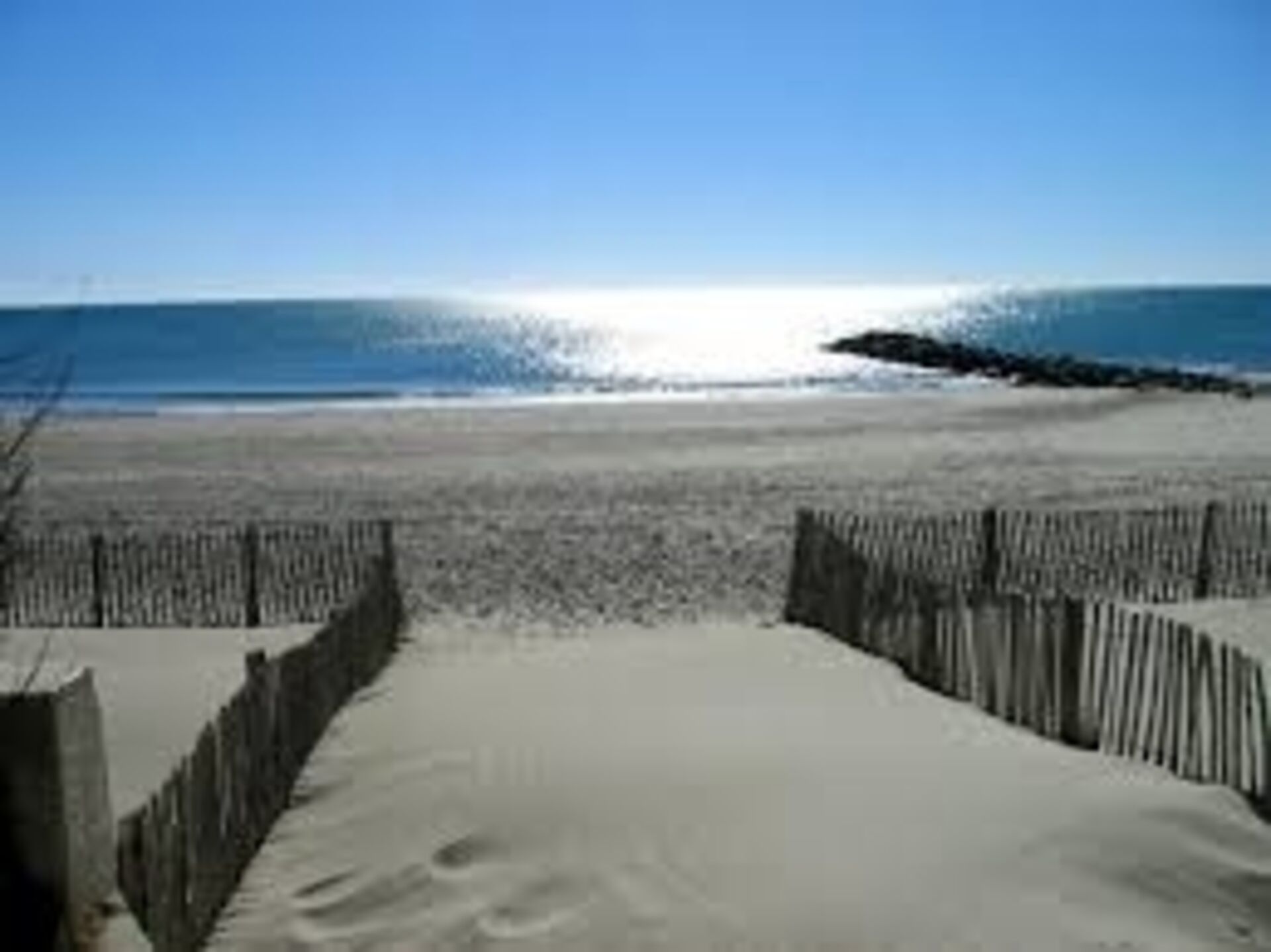 Plage à proximité, chaises longues