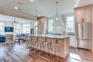 Fridge, microwave, oven, stovetop - KeriHil South* (Santa Rosa Beach)