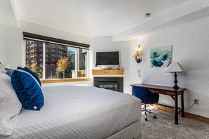 1 slaapkamer, een strijkplank/strijkijzer, wifi, beddengoed