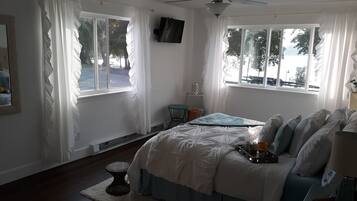 2 bedrooms, desk, iron/ironing board, free WiFi